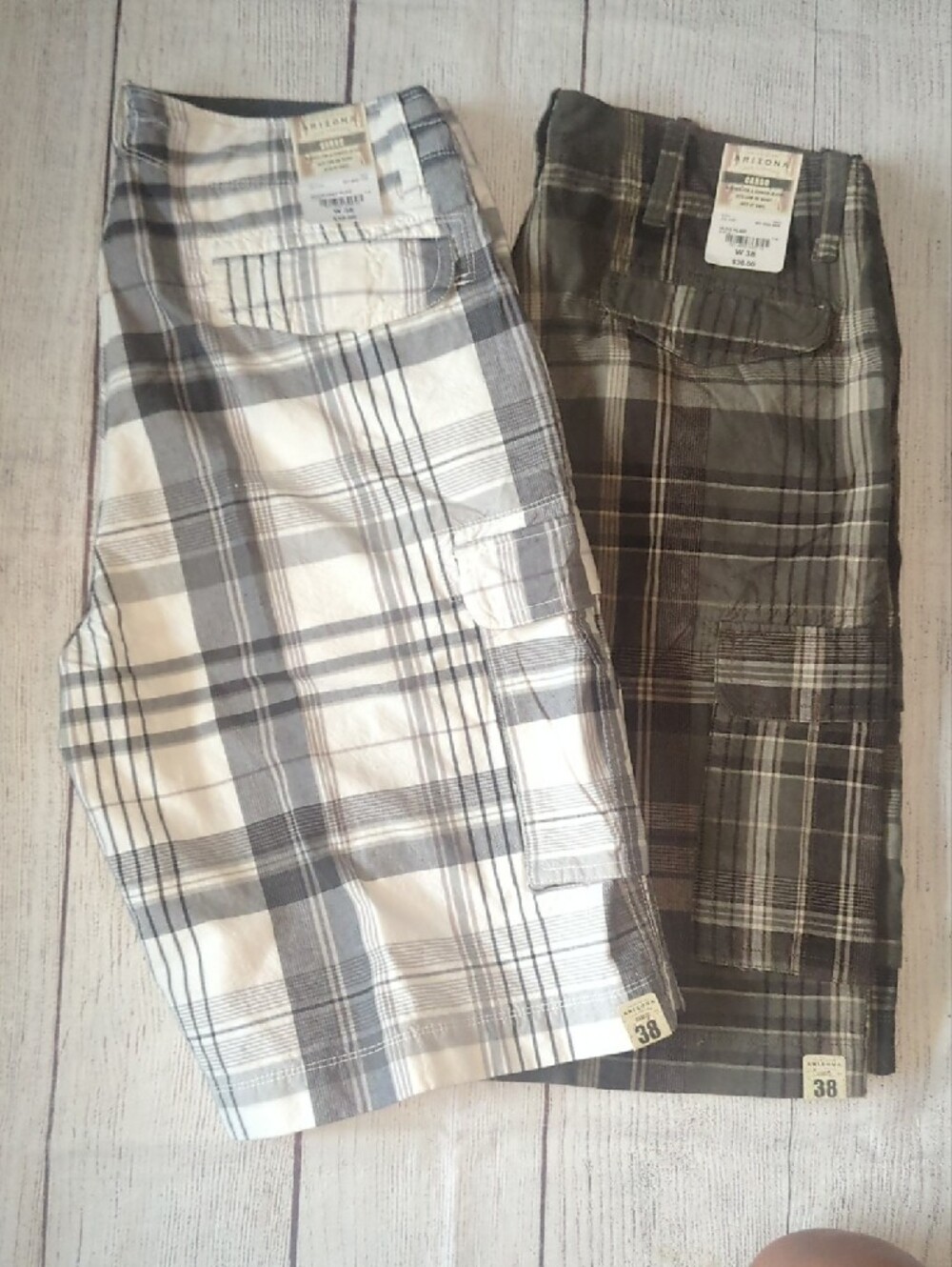 Men's Plaid Cargo Shorts - Brown and Beige - Picture 3 of 3